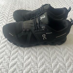 On Cloud 5 waterproof shoes